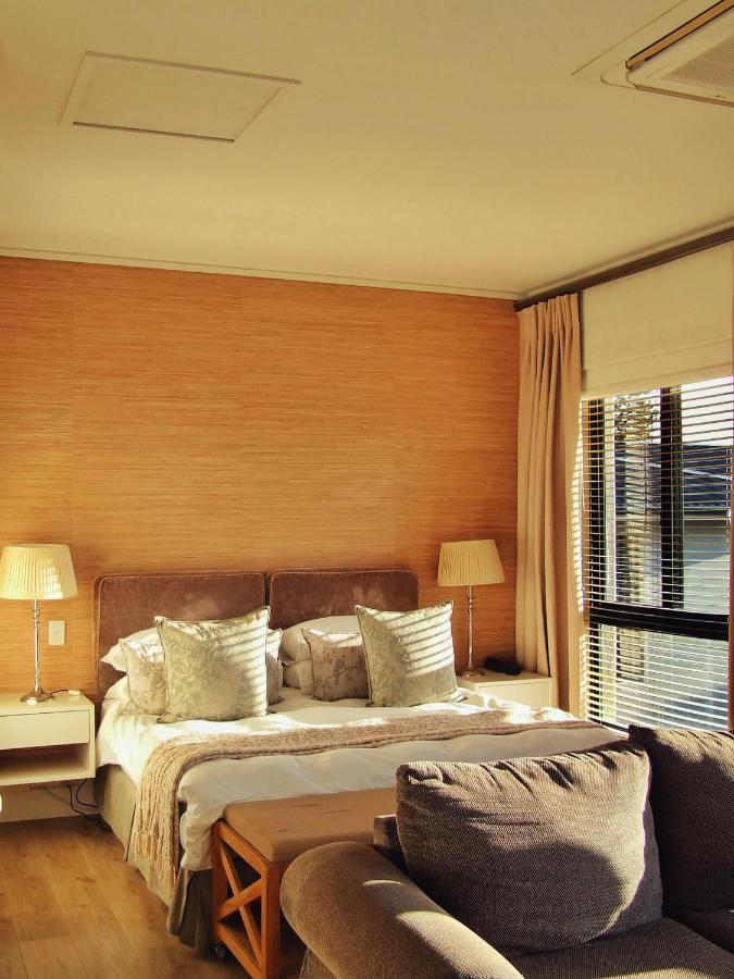 210 Gallery Luxury Studio Apartment Knysna Luaran gambar