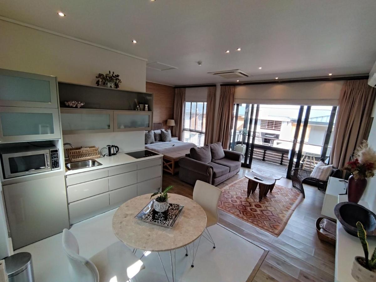 210 Gallery Luxury Studio Apartment Knysna Luaran gambar